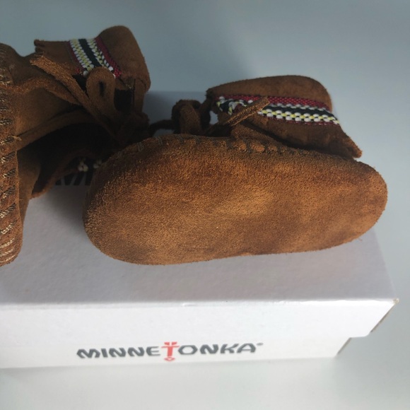 Minnetonka Baby Moccasins.- Braid Booties- Size 1 - Leather with Fringe - Picture 2 of 6